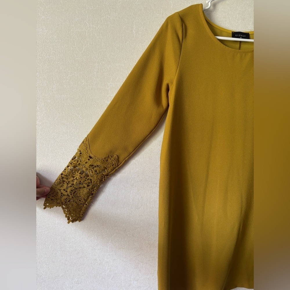 Everly | Mustard lace cuff shift dress | Women’s size S - Picture 2 of 6